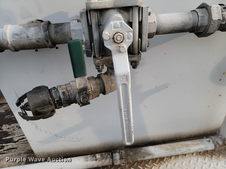 image for item JE9525 1984 DHW  equipment trailer with oil filtration system