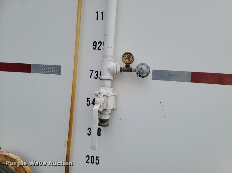 image for item JE9525 1984 DHW  equipment trailer with oil filtration system