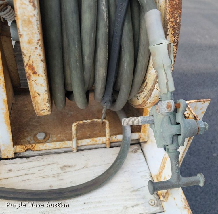 image for item JE9525 1984 DHW  equipment trailer with oil filtration system