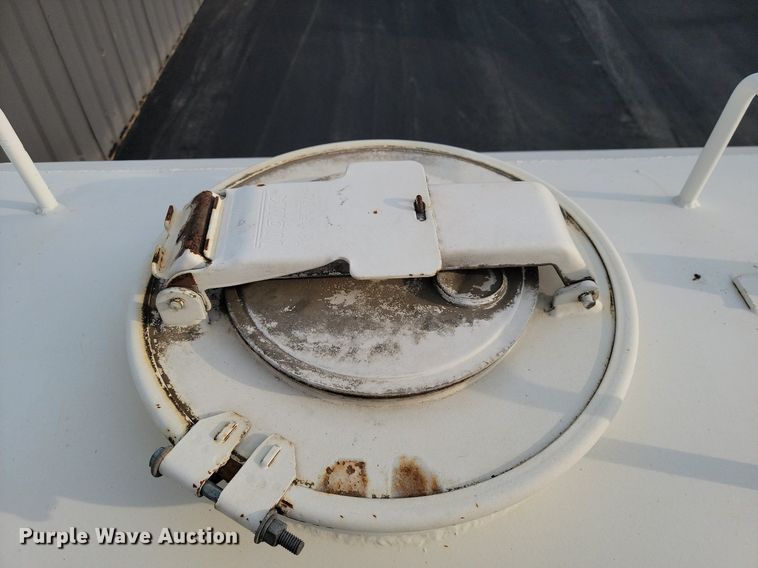 image for item JE9525 1984 DHW  equipment trailer with oil filtration system