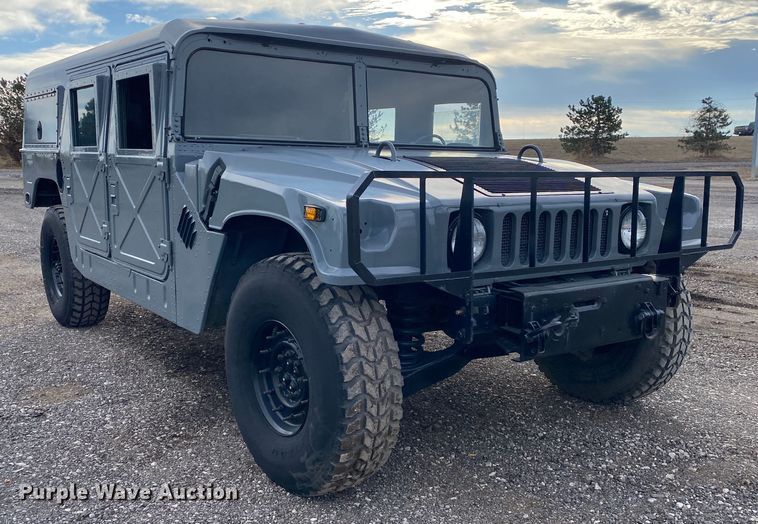 image for item JW9223 1988 Am General HMMWV  SUV