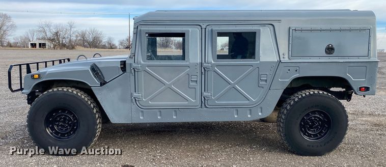 image for item JW9223 1988 Am General HMMWV  SUV