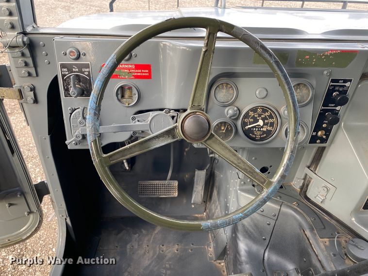 image for item JW9223 1988 Am General HMMWV  SUV