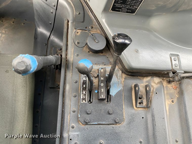 image for item JW9223 1988 Am General HMMWV  SUV