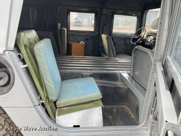 image for item JW9223 1988 Am General HMMWV  SUV