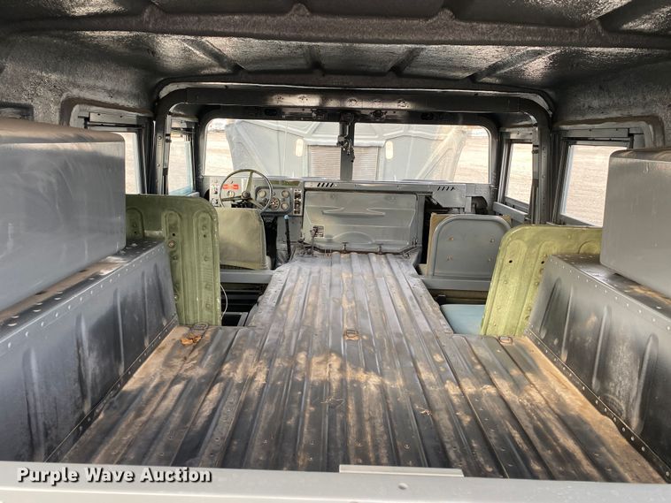 image for item JW9223 1988 Am General HMMWV  SUV