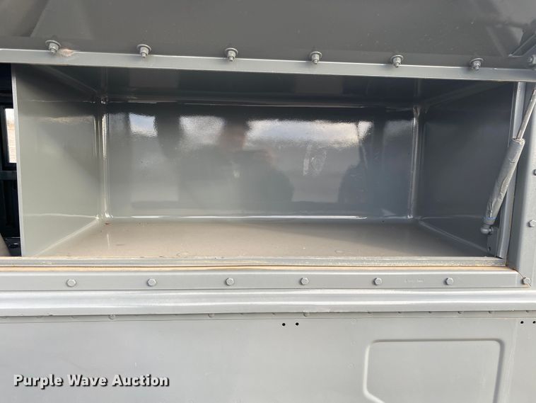 image for item JW9223 1988 Am General HMMWV  SUV