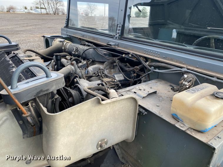 image for item JW9223 1988 Am General HMMWV  SUV