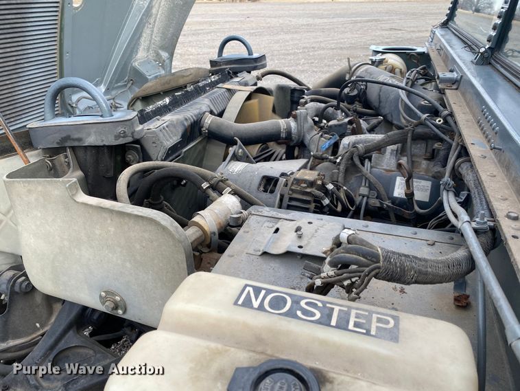 image for item JW9223 1988 Am General HMMWV  SUV