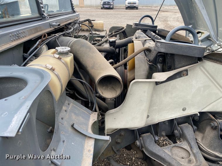 image for item JW9223 1988 Am General HMMWV  SUV