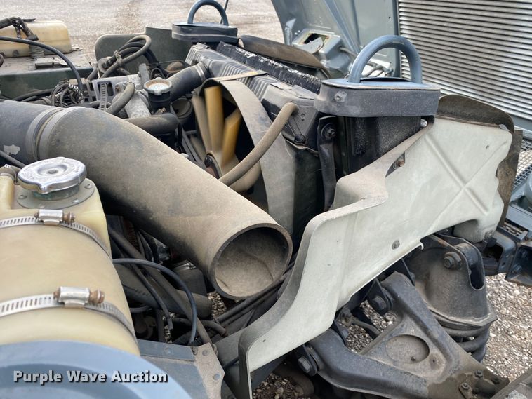 image for item JW9223 1988 Am General HMMWV  SUV