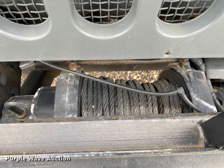 image for item JW9223 1988 Am General HMMWV  SUV