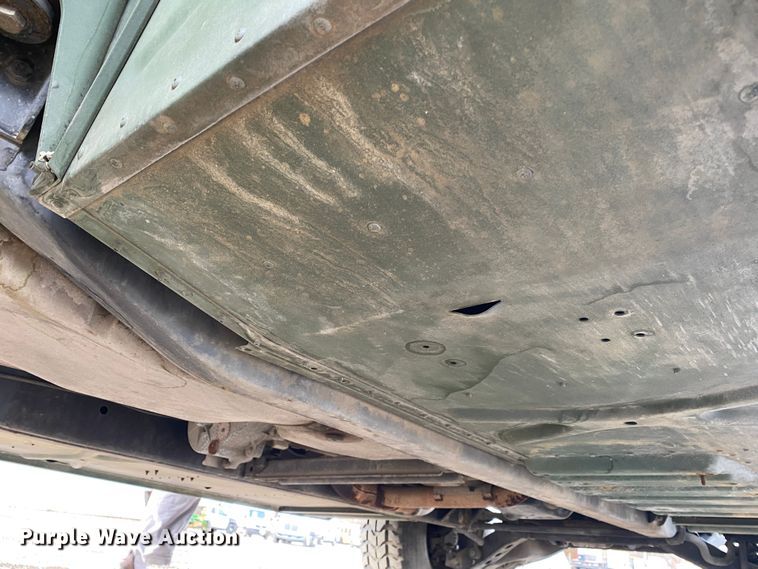 image for item JW9223 1988 Am General HMMWV  SUV