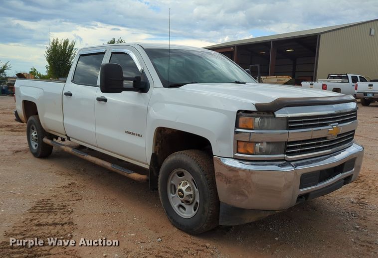 image for item KB9373 2015 Chevrolet Silverado 2500HD Crew Cab pickup truck