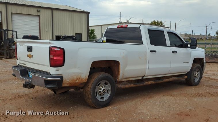 image for item KB9373 2015 Chevrolet Silverado 2500HD Crew Cab pickup truck