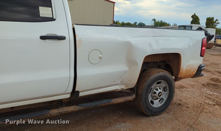 image for item KB9373 2015 Chevrolet Silverado 2500HD Crew Cab pickup truck