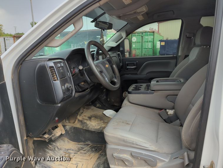 image for item KB9373 2015 Chevrolet Silverado 2500HD Crew Cab pickup truck