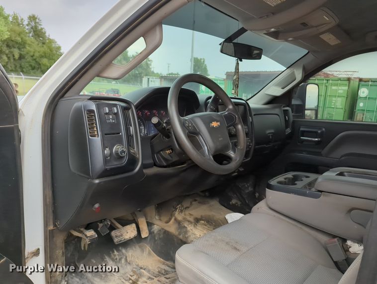 image for item KB9373 2015 Chevrolet Silverado 2500HD Crew Cab pickup truck