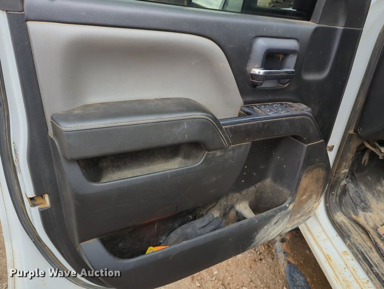 image for item KB9373 2015 Chevrolet Silverado 2500HD Crew Cab pickup truck