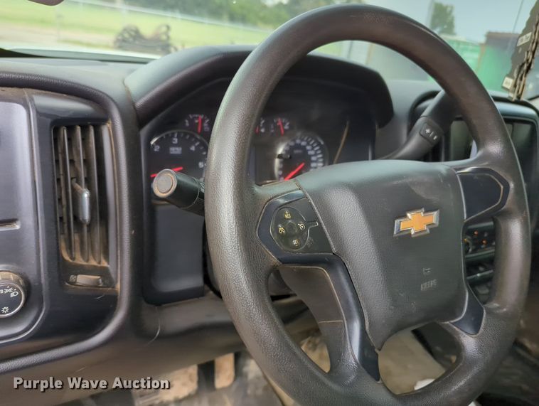 image for item KB9373 2015 Chevrolet Silverado 2500HD Crew Cab pickup truck