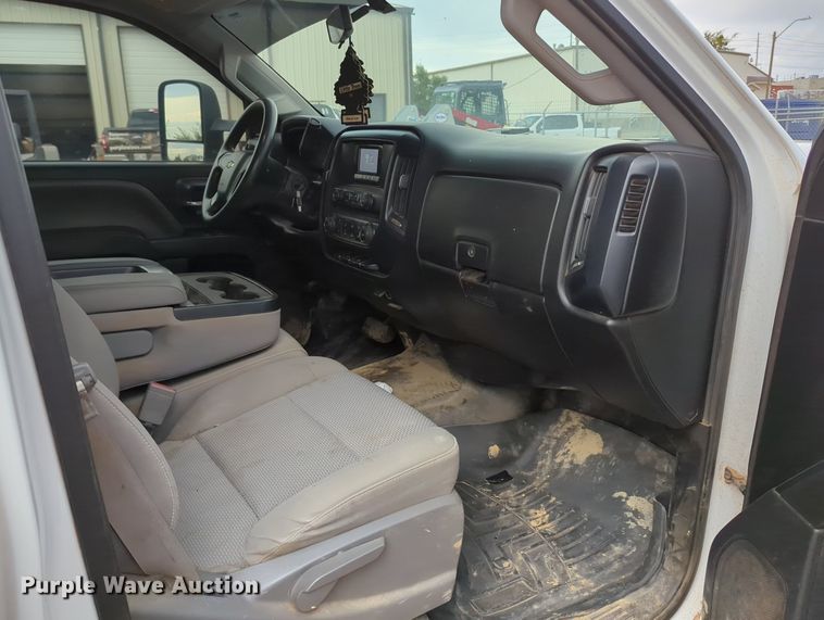 image for item KB9373 2015 Chevrolet Silverado 2500HD Crew Cab pickup truck