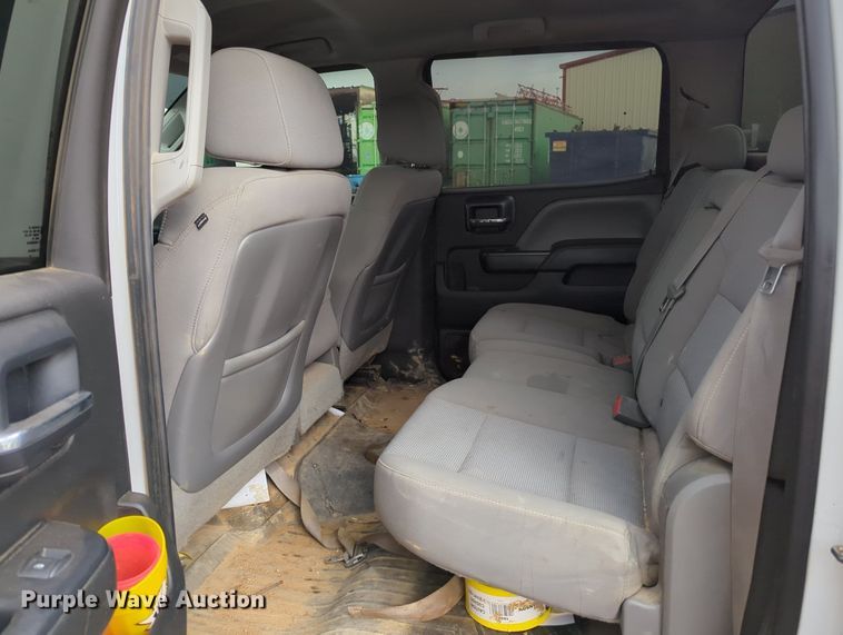 image for item KB9373 2015 Chevrolet Silverado 2500HD Crew Cab pickup truck