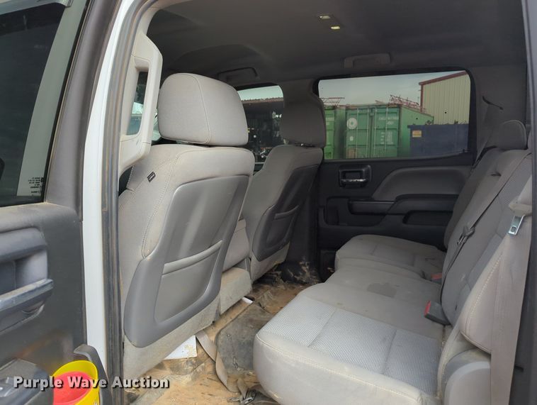 image for item KB9373 2015 Chevrolet Silverado 2500HD Crew Cab pickup truck