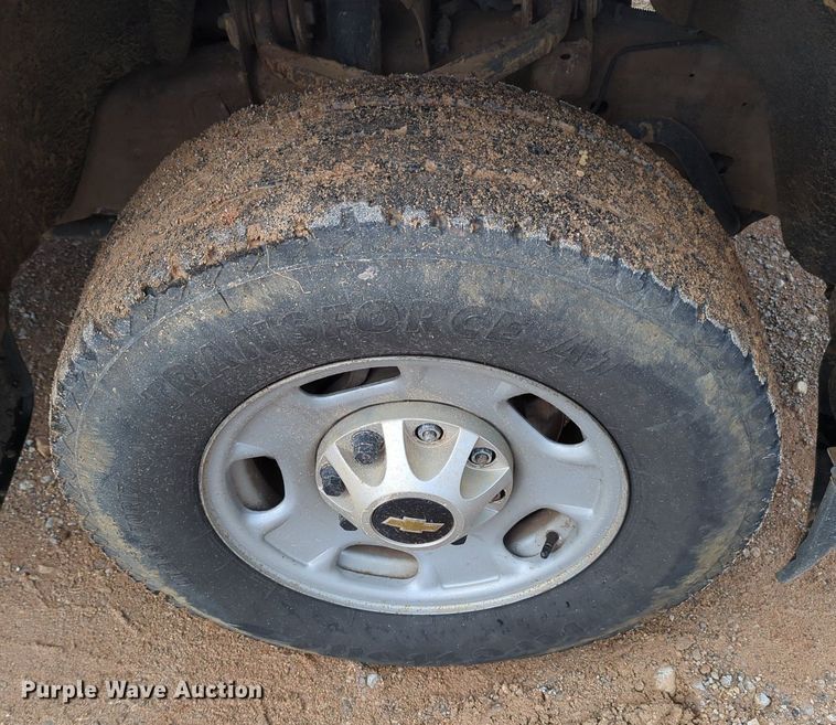 image for item KB9373 2015 Chevrolet Silverado 2500HD Crew Cab pickup truck