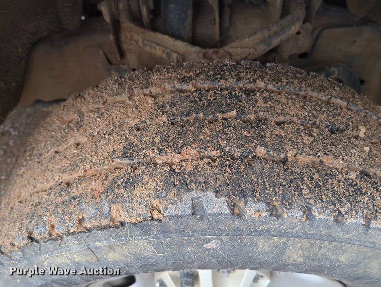 image for item KB9373 2015 Chevrolet Silverado 2500HD Crew Cab pickup truck