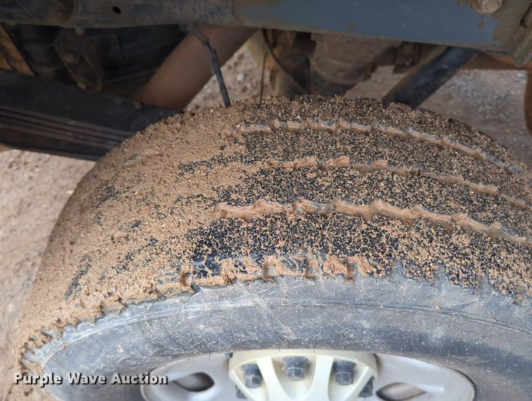 image for item KB9373 2015 Chevrolet Silverado 2500HD Crew Cab pickup truck