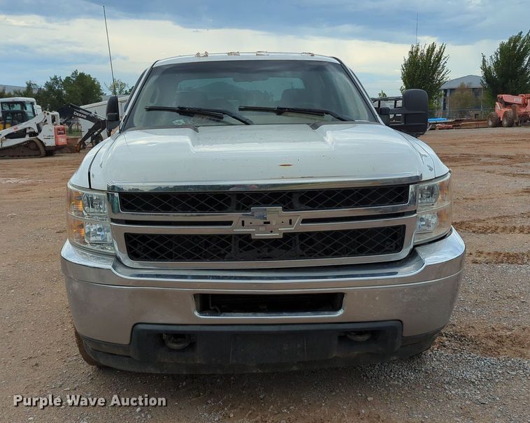 image for item KB9374 2014 Chevrolet Silverado 2500HD Crew Cab pickup truck