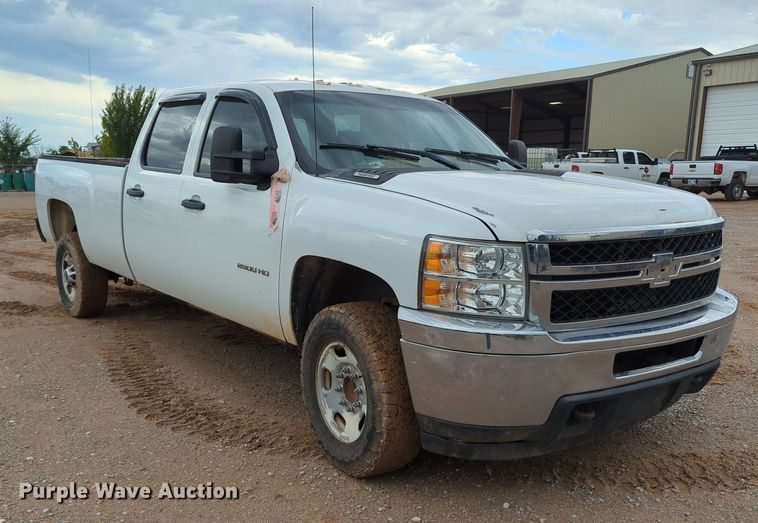 image for item KB9374 2014 Chevrolet Silverado 2500HD Crew Cab pickup truck