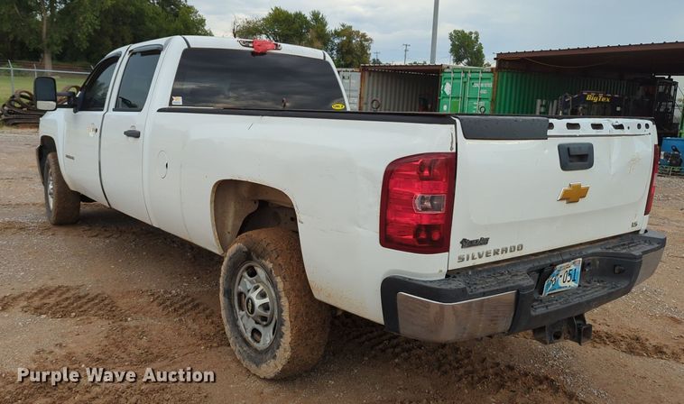 image for item KB9374 2014 Chevrolet Silverado 2500HD Crew Cab pickup truck