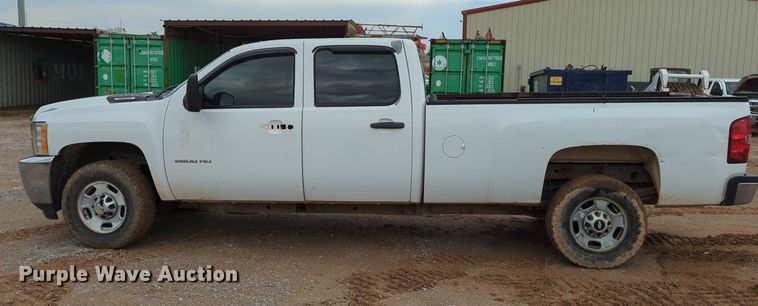 image for item KB9374 2014 Chevrolet Silverado 2500HD Crew Cab pickup truck