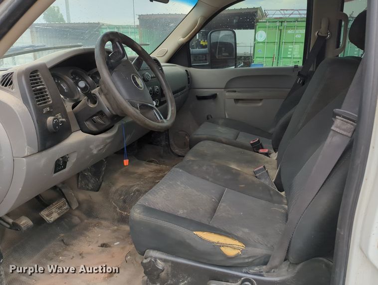 image for item KB9374 2014 Chevrolet Silverado 2500HD Crew Cab pickup truck