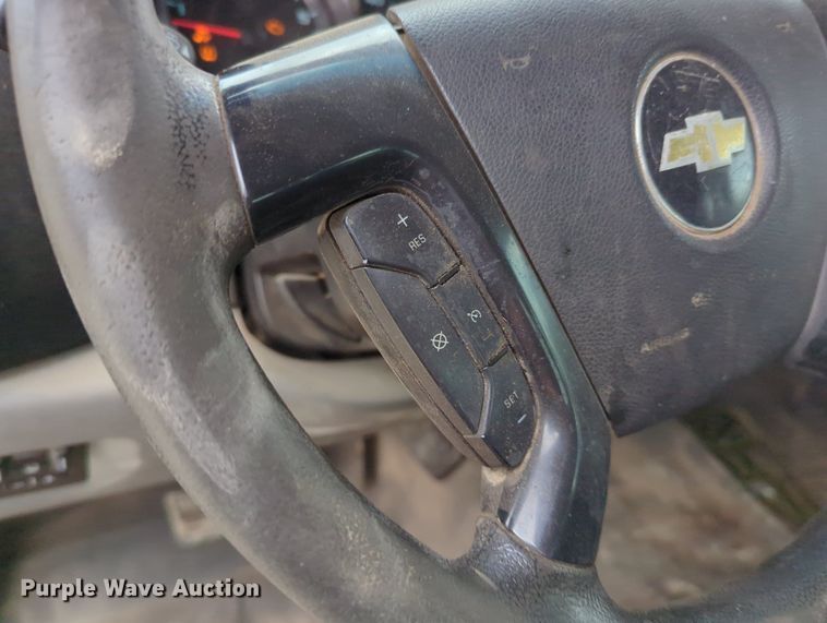 image for item KB9374 2014 Chevrolet Silverado 2500HD Crew Cab pickup truck