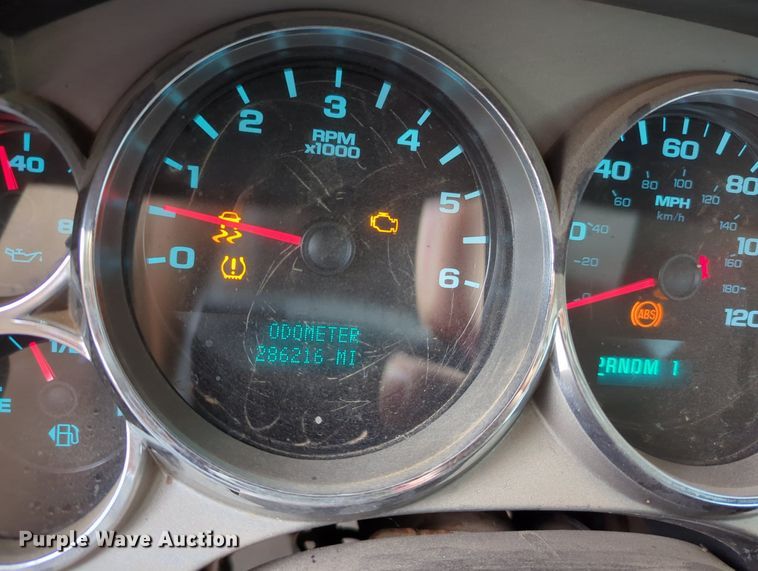 image for item KB9374 2014 Chevrolet Silverado 2500HD Crew Cab pickup truck