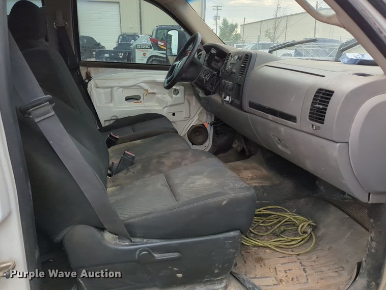 image for item KB9374 2014 Chevrolet Silverado 2500HD Crew Cab pickup truck