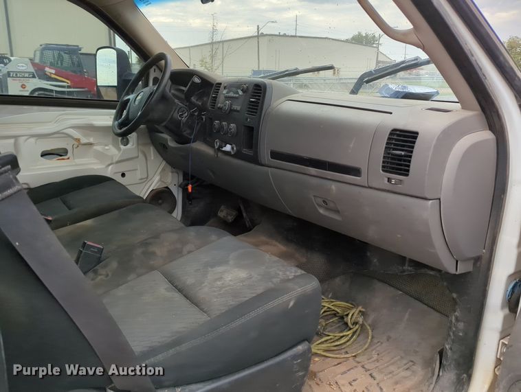 image for item KB9374 2014 Chevrolet Silverado 2500HD Crew Cab pickup truck