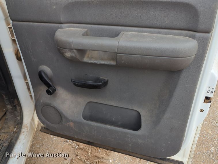 image for item KB9374 2014 Chevrolet Silverado 2500HD Crew Cab pickup truck