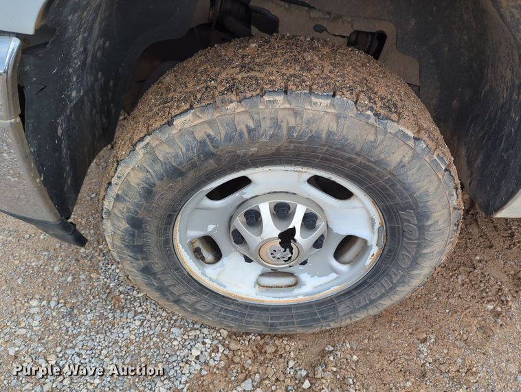 image for item KB9374 2014 Chevrolet Silverado 2500HD Crew Cab pickup truck