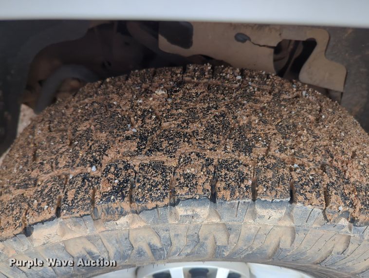 image for item KB9374 2014 Chevrolet Silverado 2500HD Crew Cab pickup truck