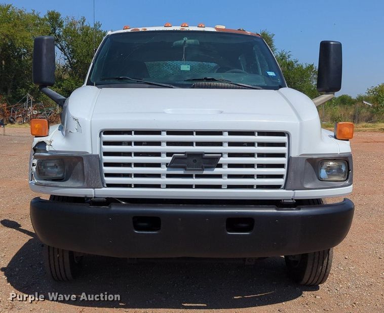 image for item KB9401 2006 Chevrolet C45E042  Crew Cab flatbed truck