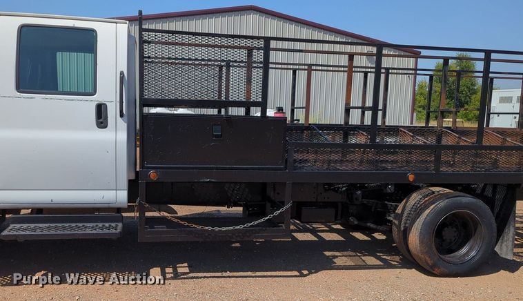 image for item KB9401 2006 Chevrolet C45E042  Crew Cab flatbed truck