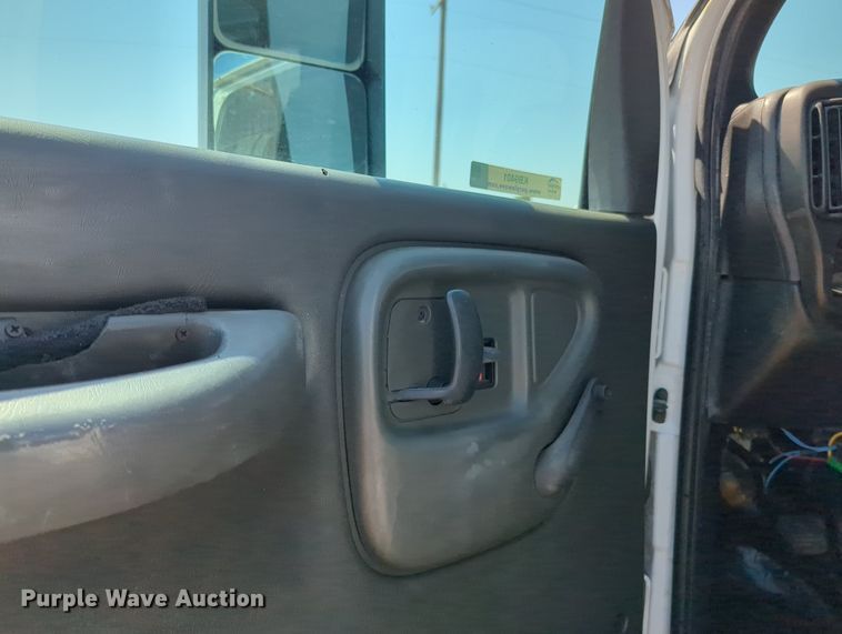 image for item KB9401 2006 Chevrolet C45E042  Crew Cab flatbed truck