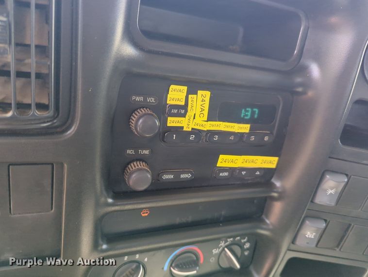 image for item KB9401 2006 Chevrolet C45E042  Crew Cab flatbed truck