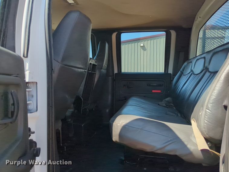 image for item KB9401 2006 Chevrolet C45E042  Crew Cab flatbed truck