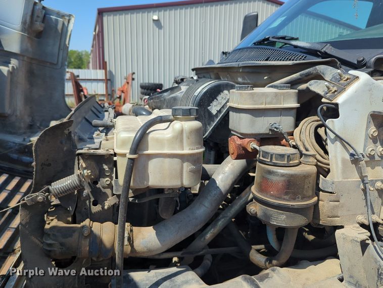 image for item KB9401 2006 Chevrolet C45E042  Crew Cab flatbed truck