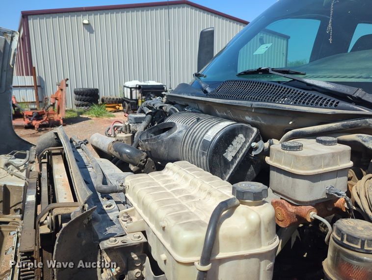 image for item KB9401 2006 Chevrolet C45E042  Crew Cab flatbed truck