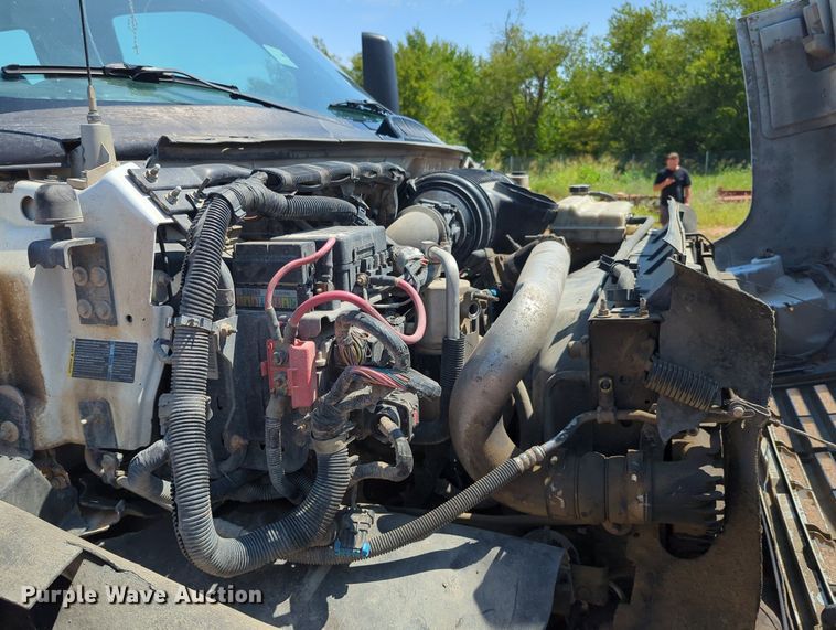 image for item KB9401 2006 Chevrolet C45E042  Crew Cab flatbed truck